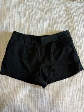 Express Women's Mid-Waist Black Tailored Shorts